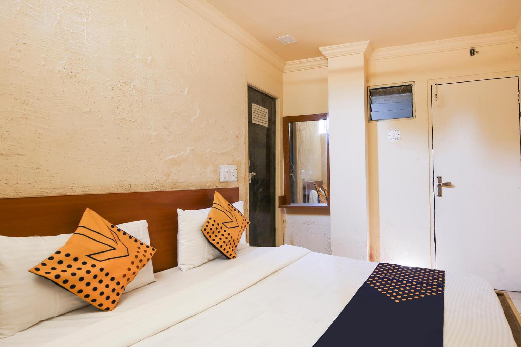 Hotel O Super Guest House Ahmedabad Buitenkant foto