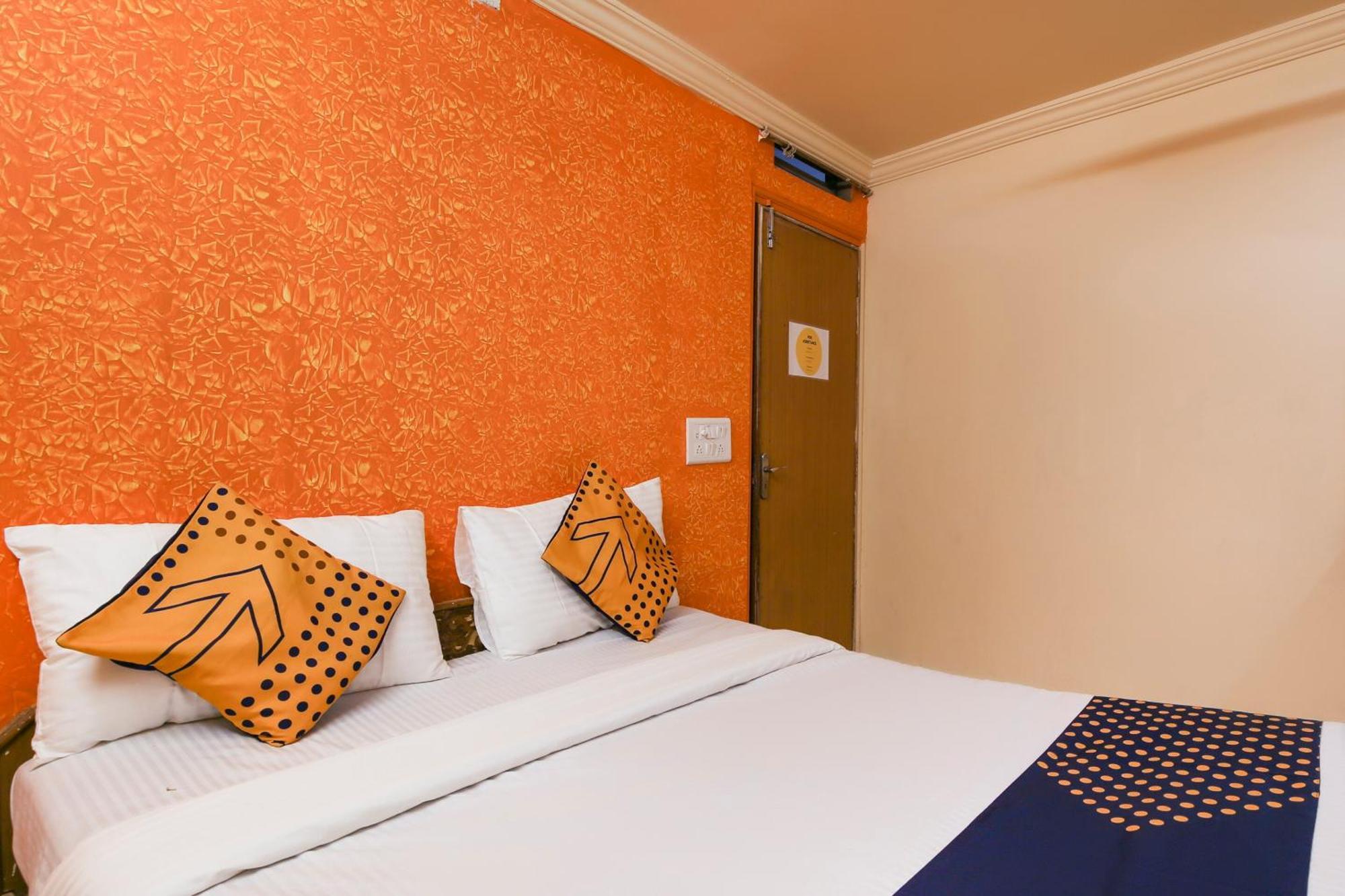 Hotel O Super Guest House Ahmedabad Buitenkant foto