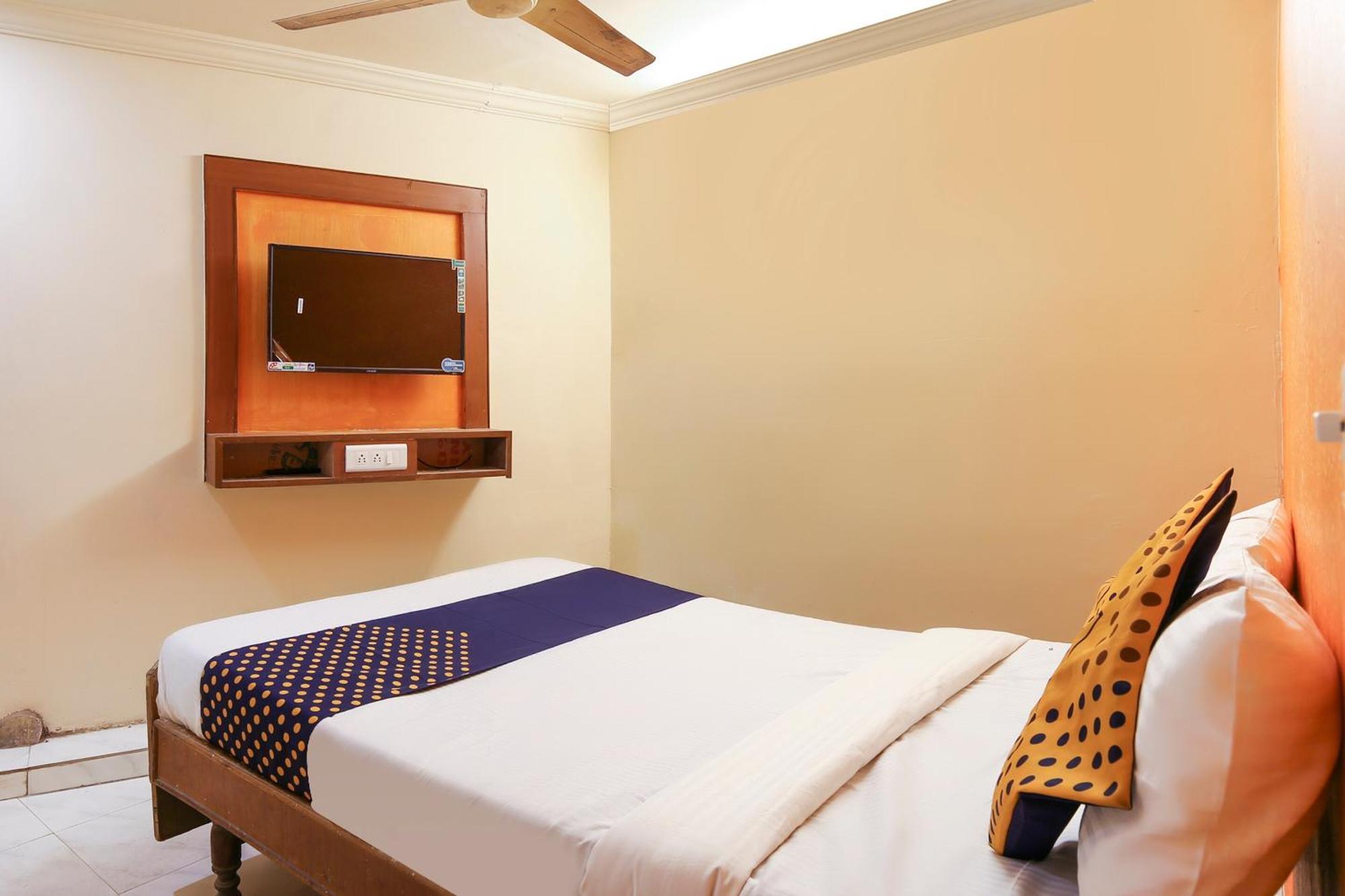 Hotel O Super Guest House Ahmedabad Buitenkant foto