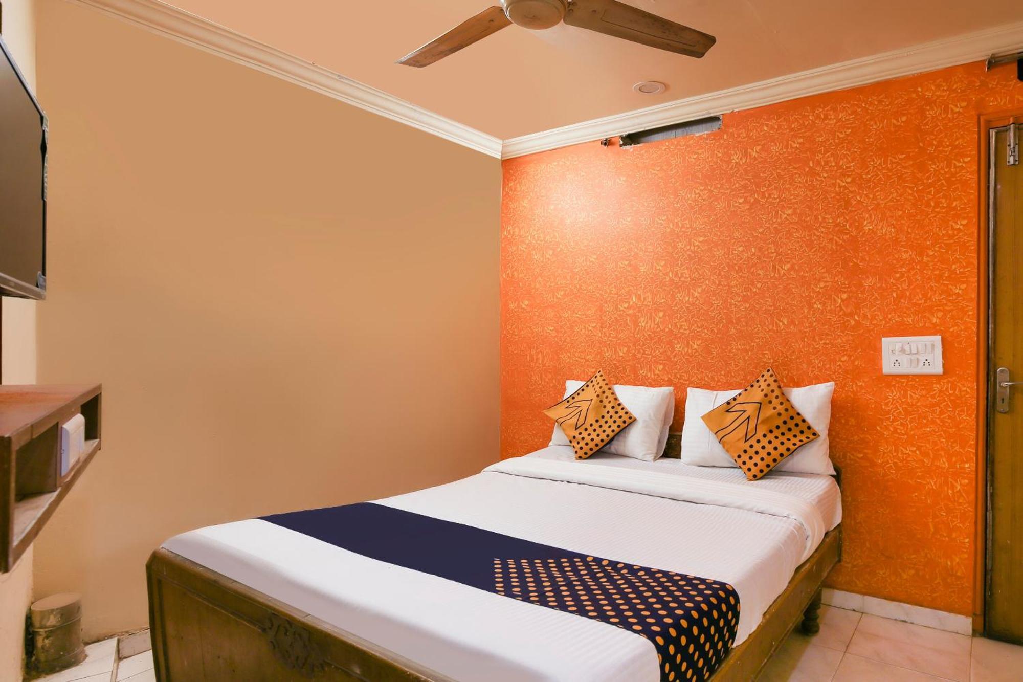 Hotel O Super Guest House Ahmedabad Buitenkant foto