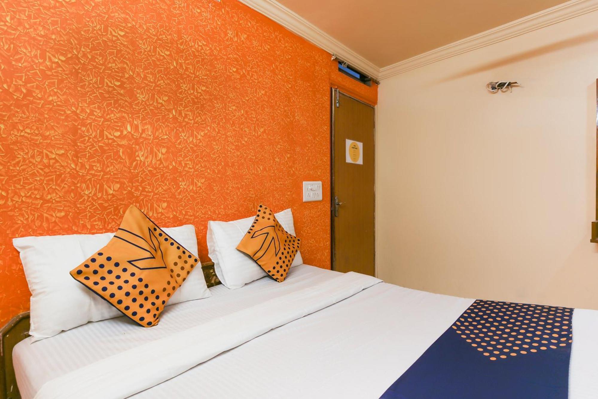 Hotel O Super Guest House Ahmedabad Buitenkant foto