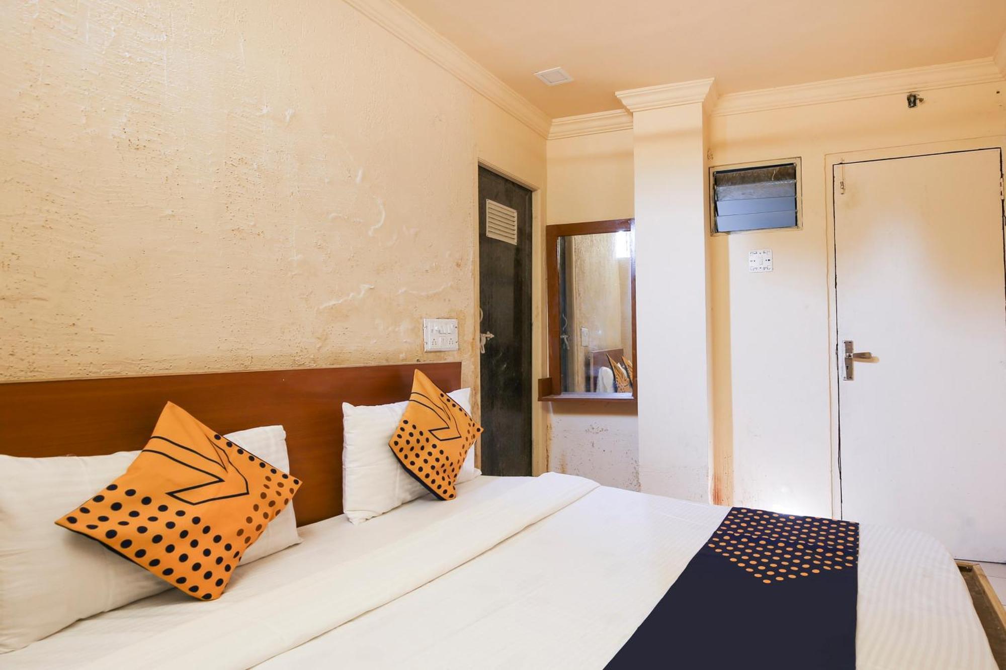 Hotel O Super Guest House Ahmedabad Buitenkant foto
