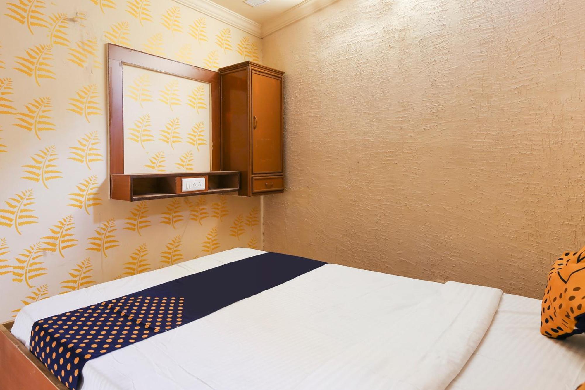 Hotel O Super Guest House Ahmedabad Buitenkant foto
