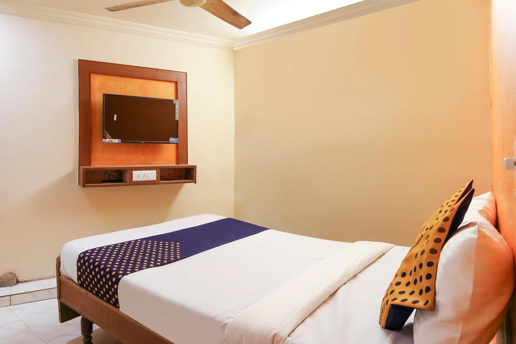 Hotel O Super Guest House Ahmedabad Buitenkant foto